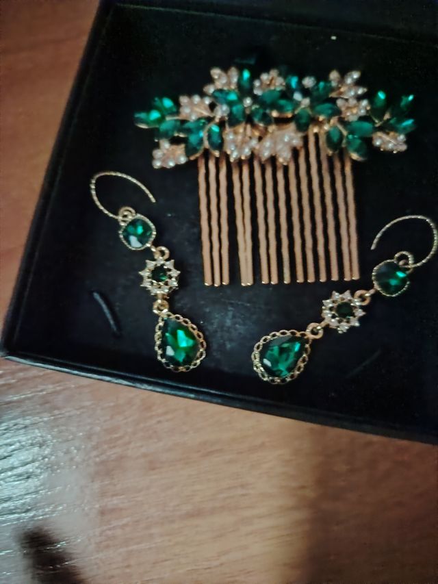 Peineta y pendientes