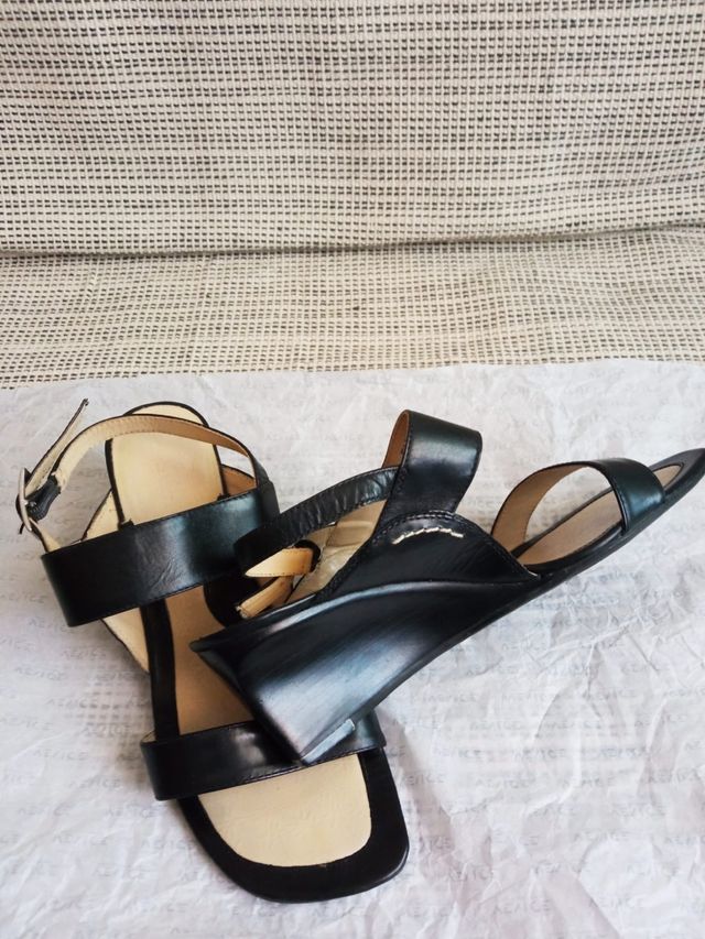 Sandalias Clarks con cuña núm 39