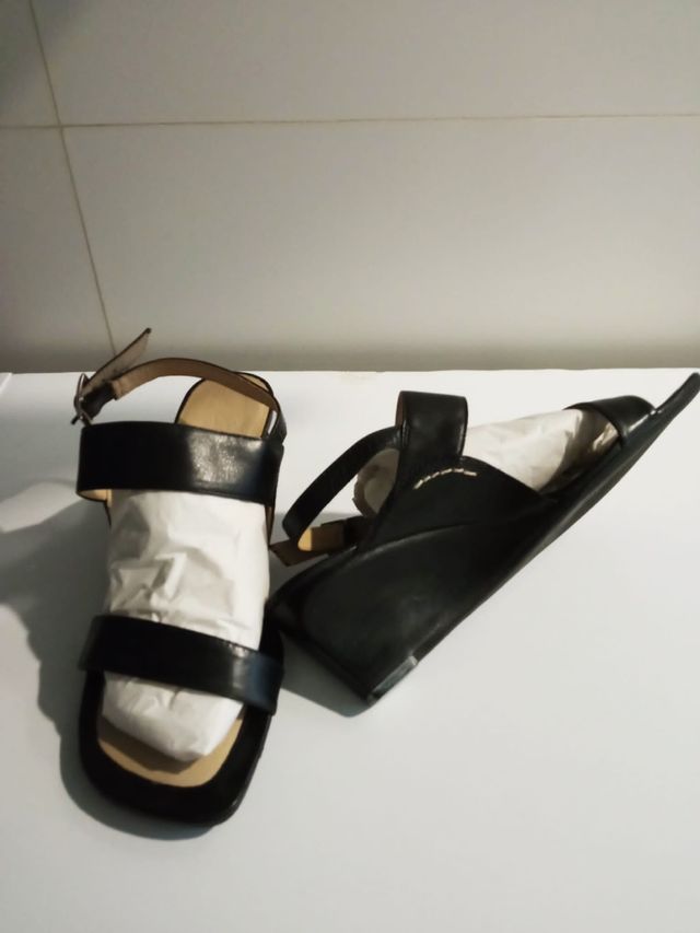 Sandalias Clarks con cuña núm 39