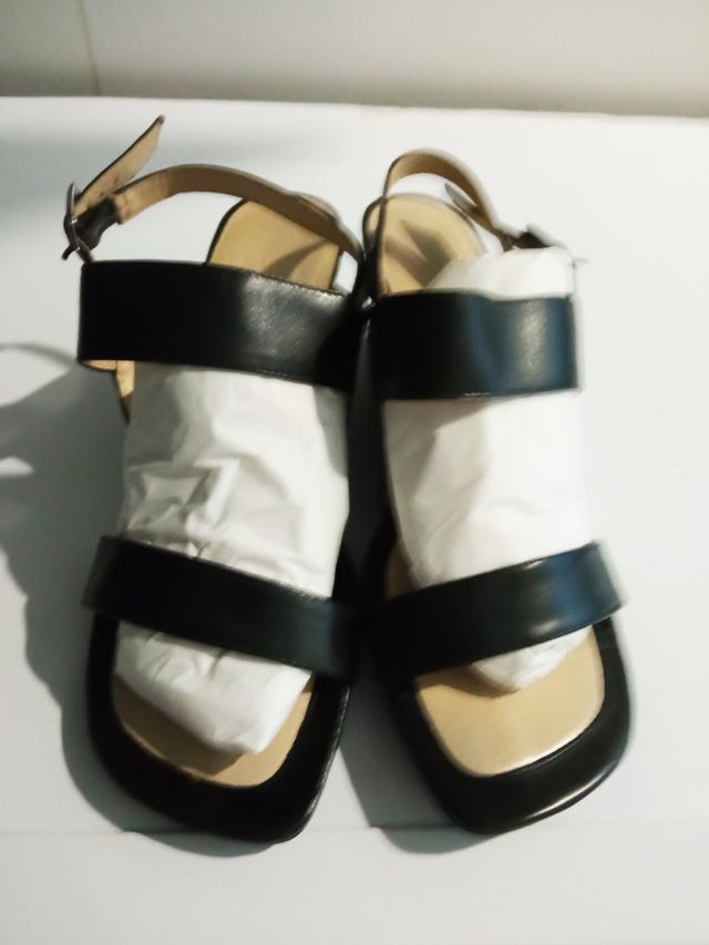 Sandalias Clarks con cuña núm 39