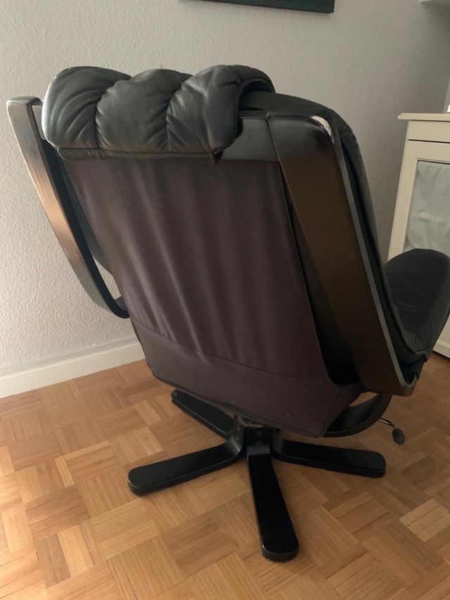 Sillón de piel negro