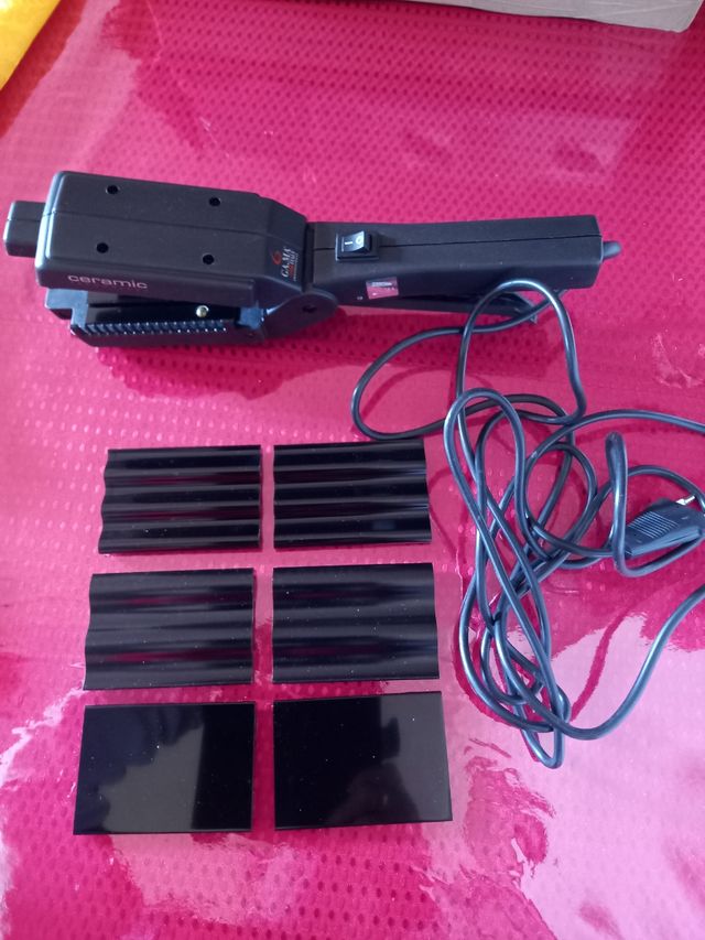 piastra capelli con decori