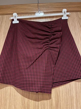 Falda pantalón cuadros de Zara