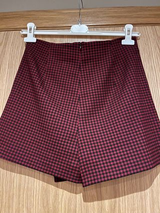 Falda pantalón cuadros de Zara