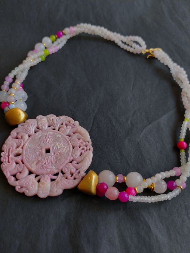 collar piedras naturales