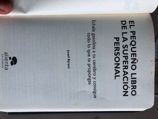 "El pequeño libro de la superación personal"