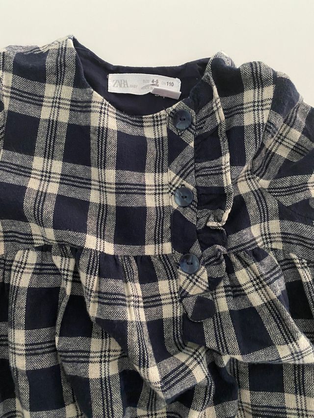 Vestido cuadros de Zara