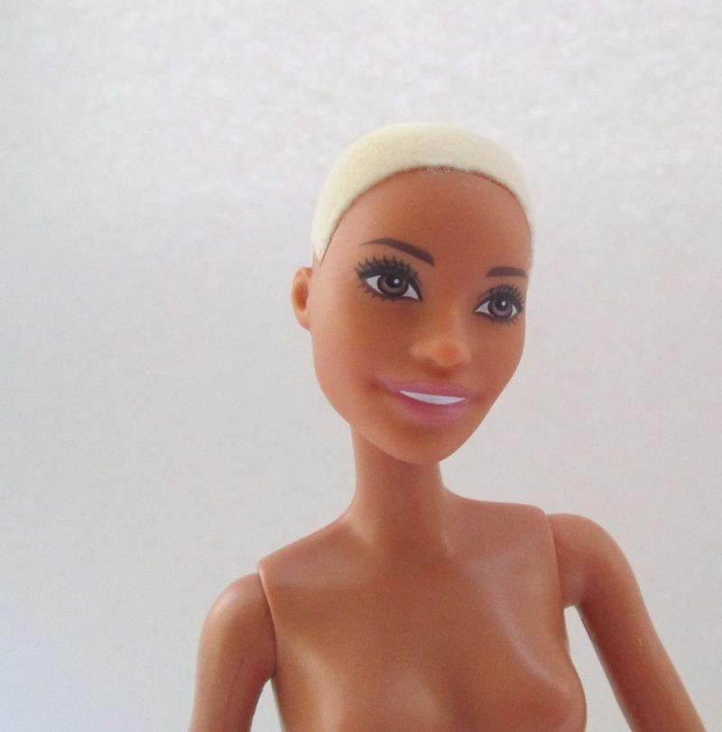 Muñeca Barbie Fashionista Nº 82 mulata de segunda mano por 17 EUR