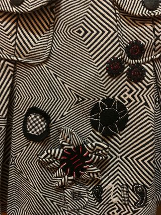 Falda negra y blanca. Desigual. Talla 40