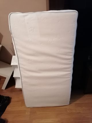 Colchón de latex para cuna. Sin uso. 