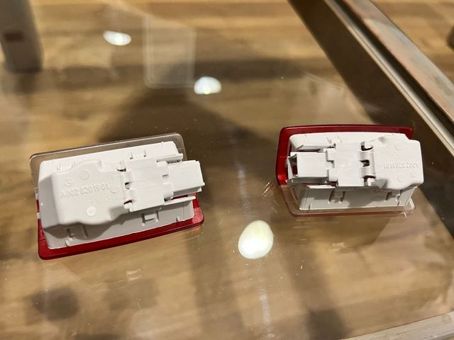 Pilotos luminosos para puertas Mercedes Benz