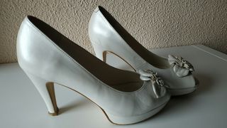 Zapatos de tacón blanco- plateado
