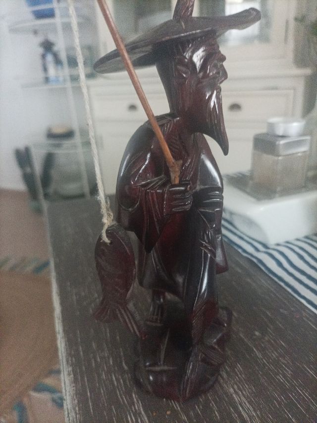 Figura antica, pescatore asiatico, legno tropicale