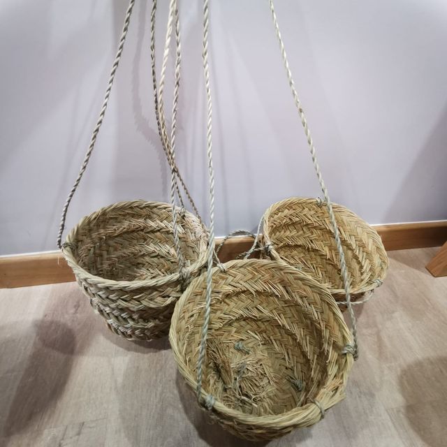 Macetero colgante de esparto/mimbre