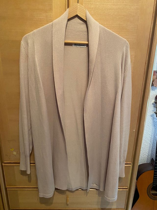 Chaqueta de punto beige