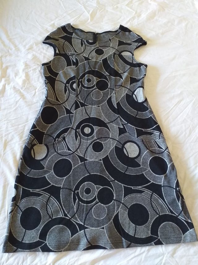 Vestido estampado negro.