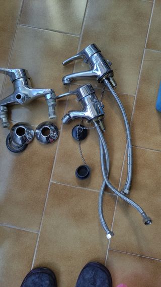 Grifos Roca monomando, lavabo, bidet y ducha