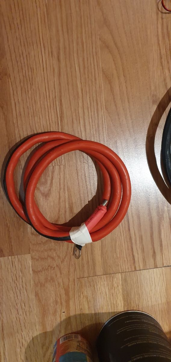 vari prodotti per l'audio dell'auto