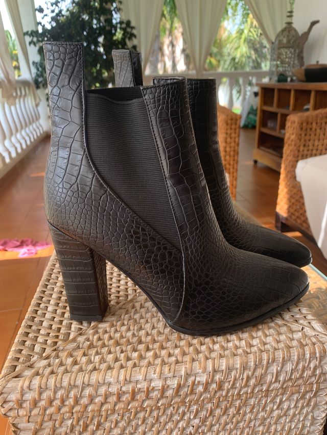 Botines piel  de dibijo  animal prin