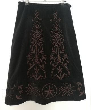 Falda midi
