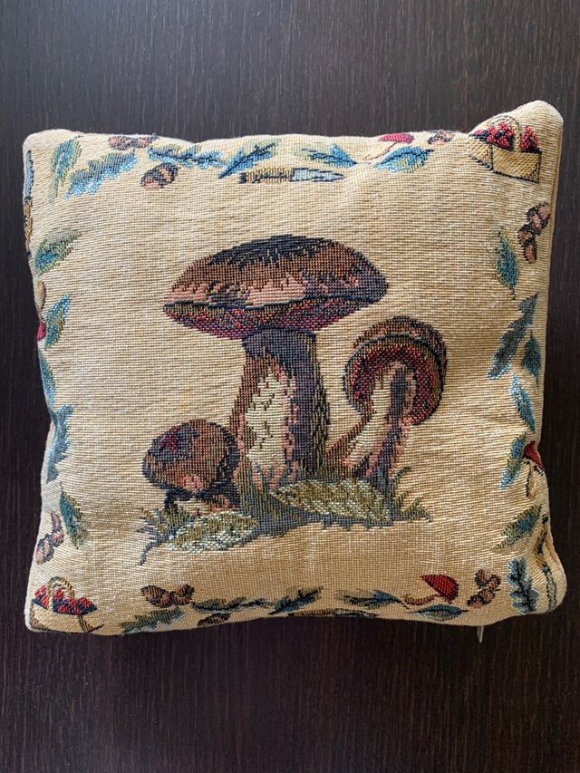 Pequeño cojín con dibujo de setas Nuevo