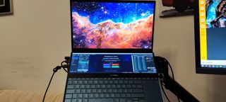Portatil de doble pantalla Asus Zenbook Pro Duo UX