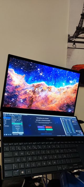 Portatil de doble pantalla Asus Zenbook Pro Duo UX