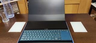 Portatil de doble pantalla Asus Zenbook Pro Duo UX