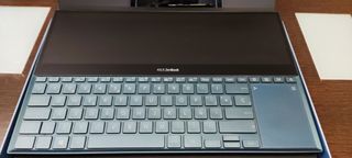 Portatil de doble pantalla Asus Zenbook Pro Duo UX