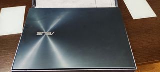 Portatil de doble pantalla Asus Zenbook Pro Duo UX