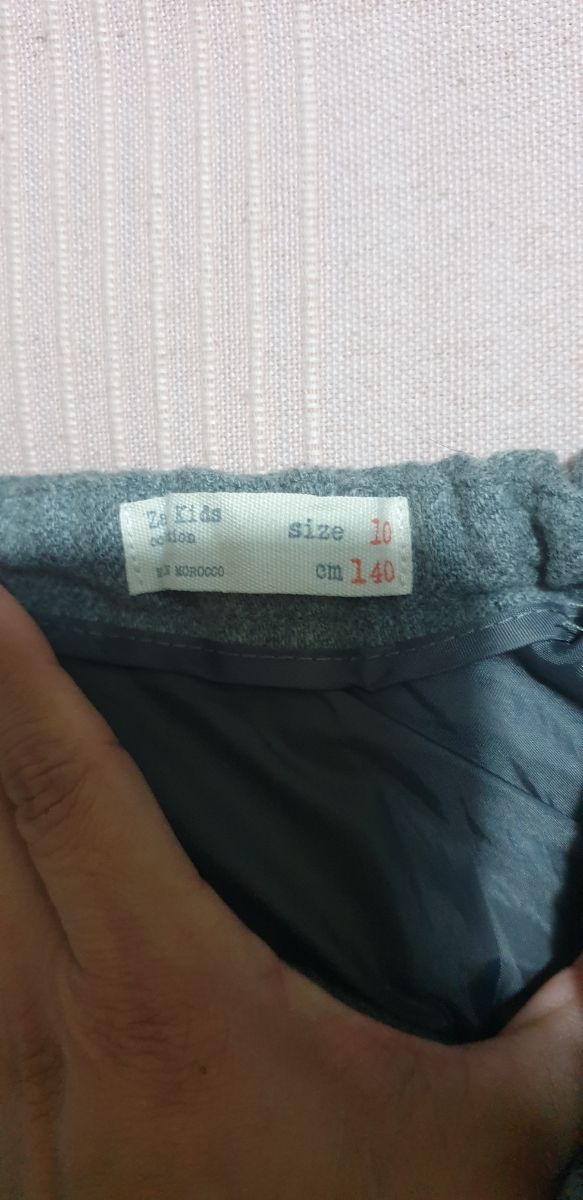 Falda de paño gris talla 10 Zara