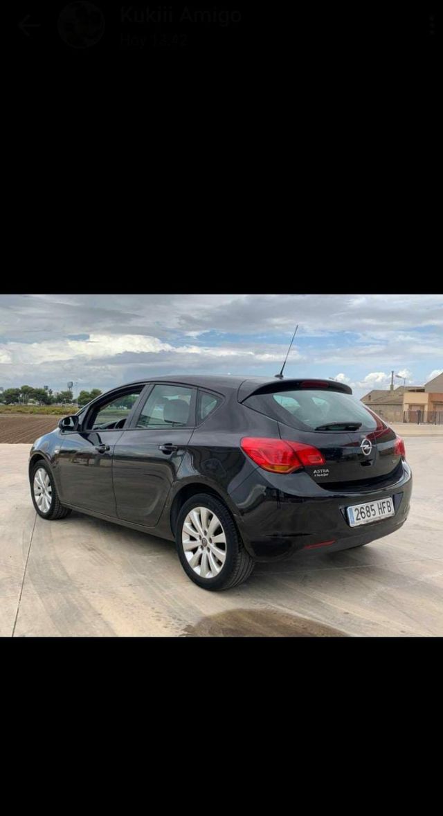 Opel Astra 2012 de segunda mano por 3.300 EUR en Valencia en WALLAPOP