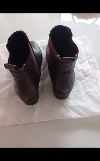 Botines marrón chocolate. N.38- 10€