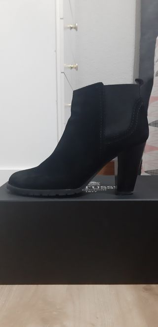 Botines de ante negros