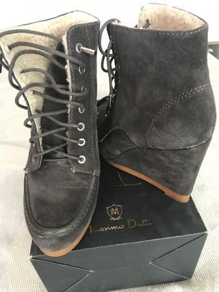 botines de cuña con cordones