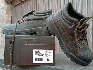 Botas de seguridad laboral. N° 38