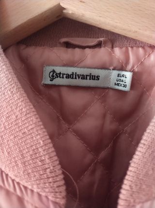 Cazadora bomber de Stradivarius 