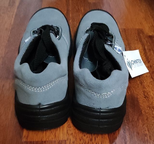 Zapatos de trabajo de la marca Chintex