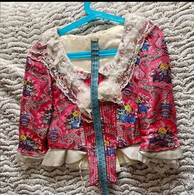 Traje de fallera, manteletas más 2 pares  zapatos