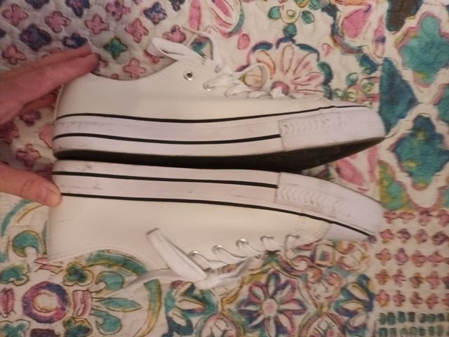 Zapatillas blancas de piel tipo Converse número 39