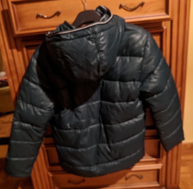 Chaquetón color verde oscuro