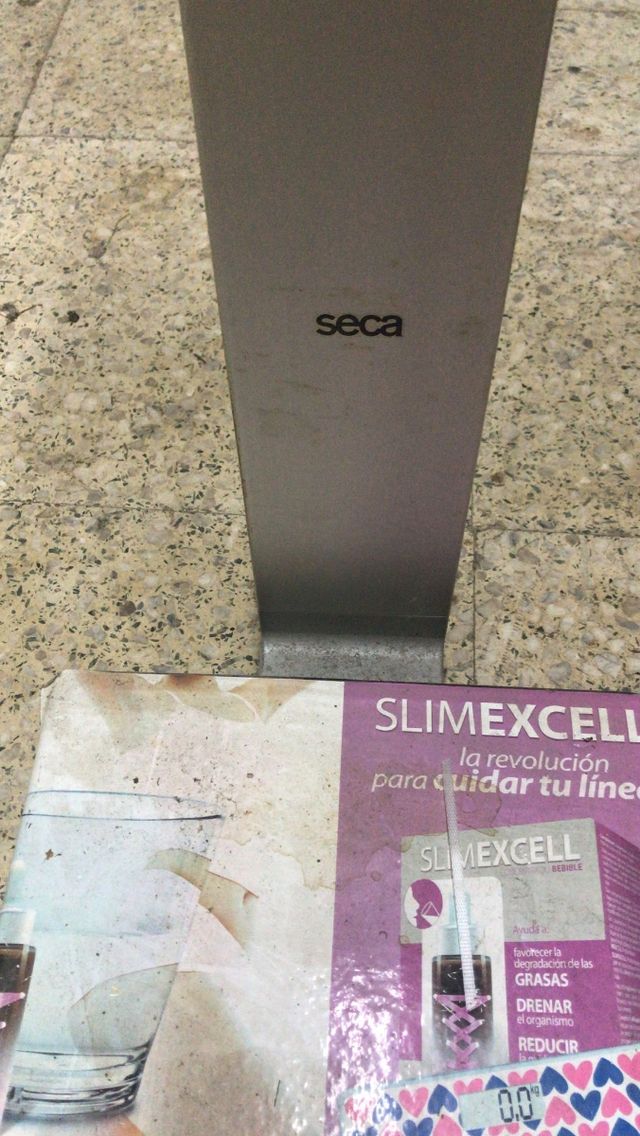 Antigua báscula farmacia