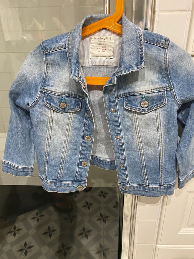 Cazadora vaquera niña. Talla 2/3