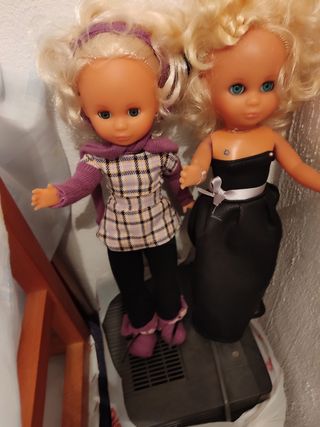 Dos muñecas clásicas