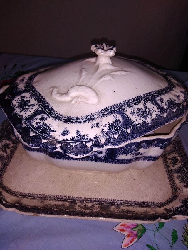 terrina muito antiga 70 anos