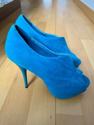 Zapatos Pump, talle 38, tacón aguja y plataforma. 