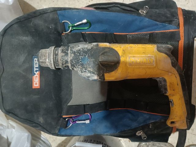 taladro martillo Dewalt
