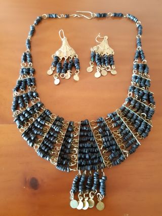 Gargantilla y pendientes