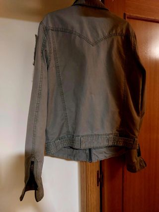 Cazadora vaquera Levis estilo militar. Talla L