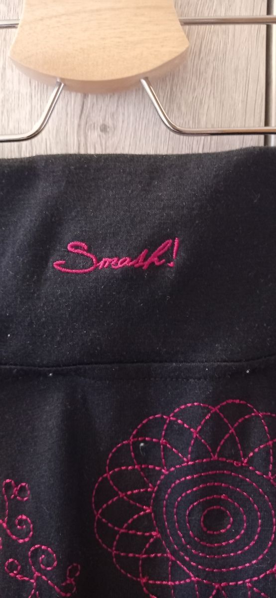 Falda estampada Smash. Talla S.